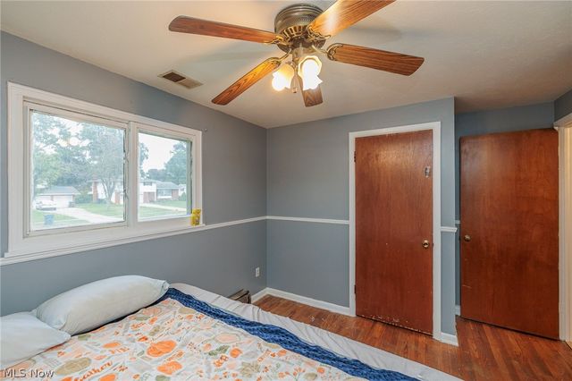 5142 E Berkshire Drive E, North Olmsted, OH 44070