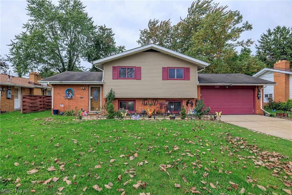 5142 E Berkshire Drive E, North Olmsted, OH 44070