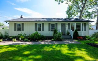 8 Silver Road, Mastic Beach, NY 11951