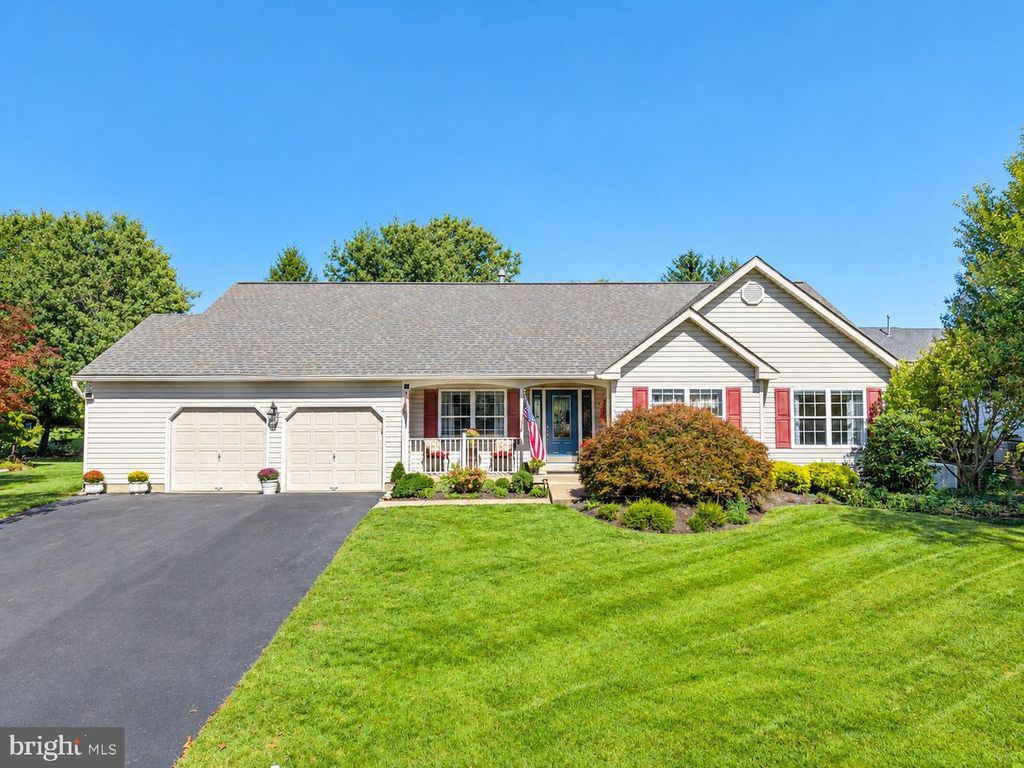 85 STEEPLECHASE DR, DOYLESTOWN, PA 18901 — exterior