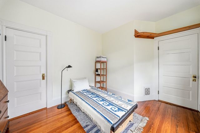 113 Antrim St 3, Cambridge, MA 02139