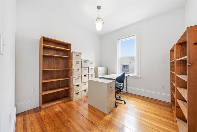 113 Antrim St 3, Cambridge, MA 02139