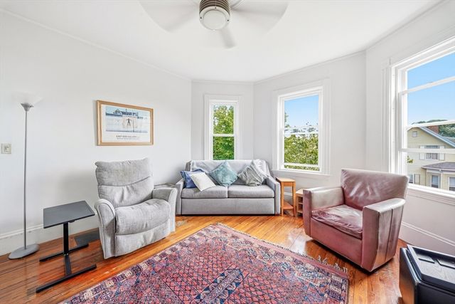 113 Antrim St 3, Cambridge, MA 02139