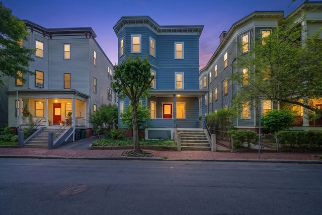 113 Antrim St 3, Cambridge, MA 02139