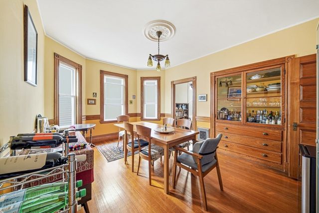 113 Antrim St 3, Cambridge, MA 02139