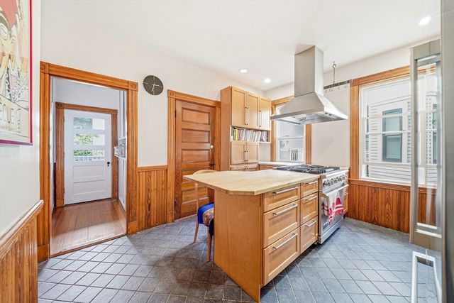 113 Antrim St 3, Cambridge, MA 02139