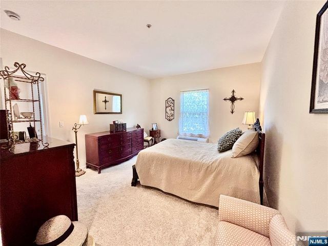 5302 Richmond Road, West Milford, NJ 07480