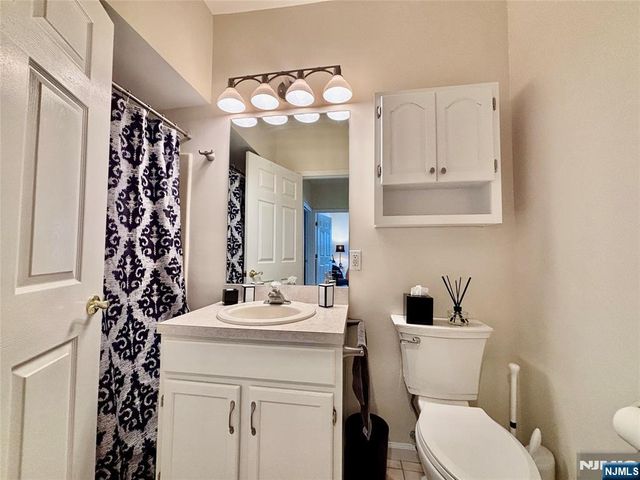 5302 Richmond Road, West Milford, NJ 07480