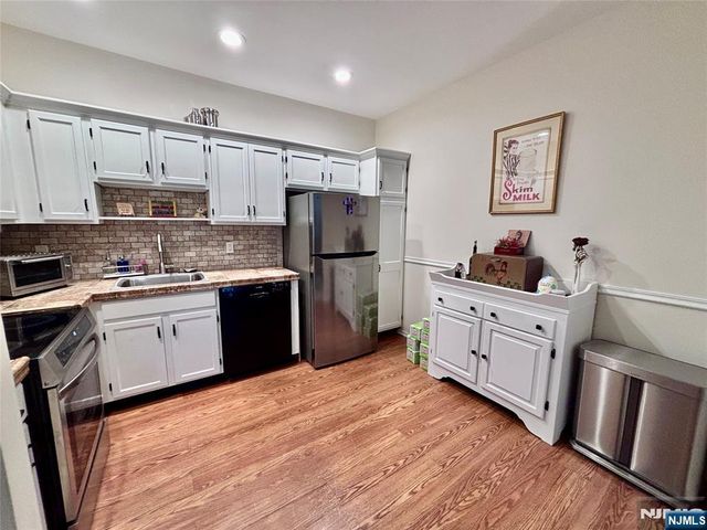 5302 Richmond Road, West Milford, NJ 07480