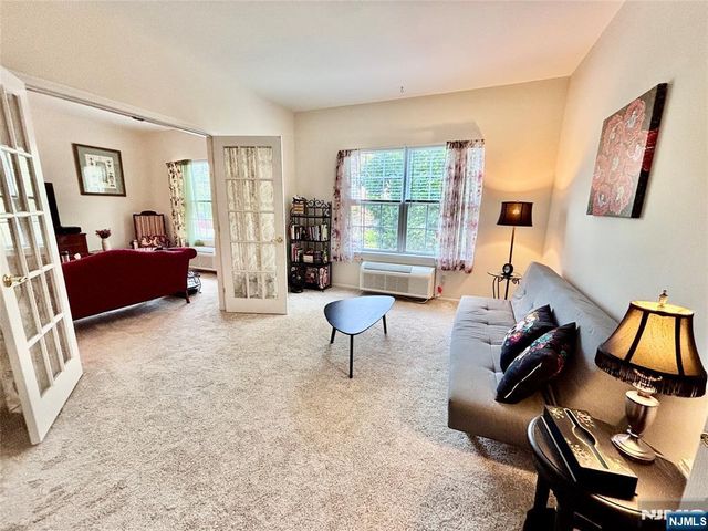 5302 Richmond Road, West Milford, NJ 07480