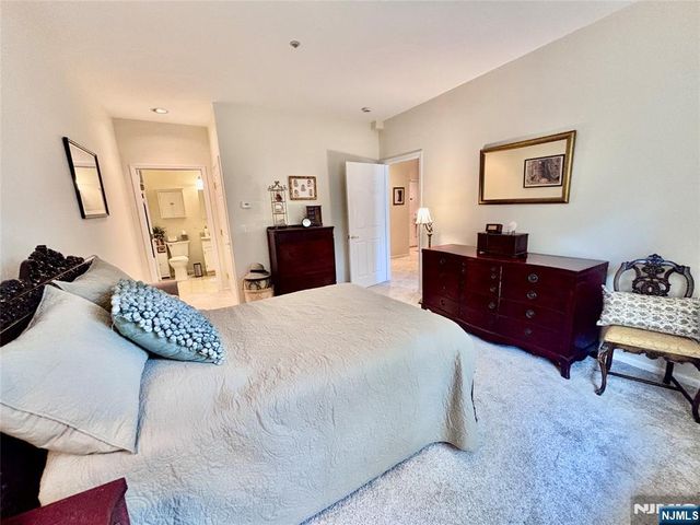 5302 Richmond Road, West Milford, NJ 07480