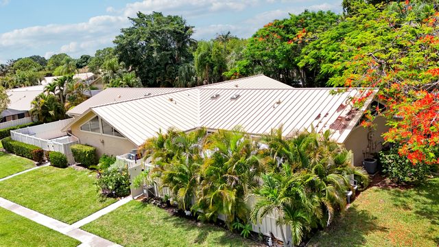 5469 Eagle Lake Drive, Palm Beach Gardens, FL 33418
