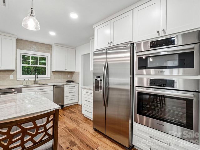 10 Chestnut Top Circle, Mills River, NC 28759