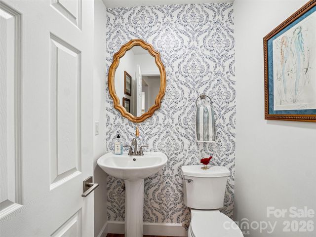 10 Chestnut Top Circle, Mills River, NC 28759