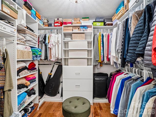 10 Chestnut Top Circle, Mills River, NC 28759