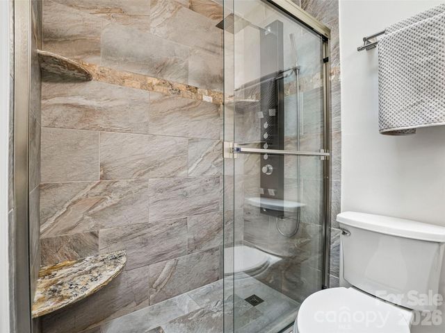 10 Chestnut Top Circle, Mills River, NC 28759