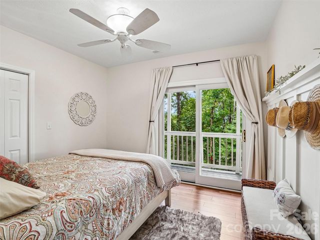 10 Chestnut Top Circle, Mills River, NC 28759