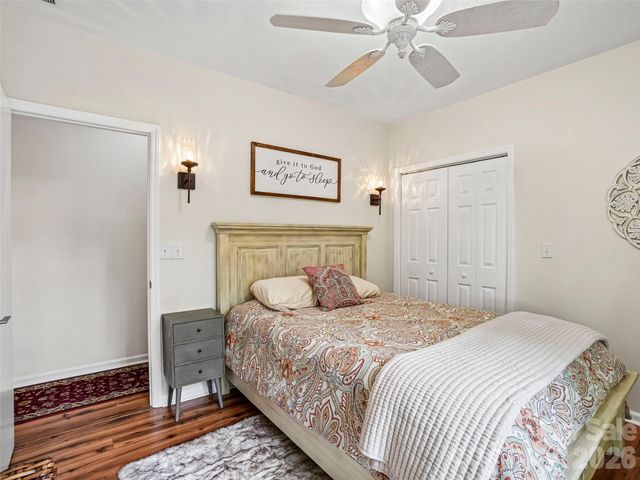 10 Chestnut Top Circle, Mills River, NC 28759