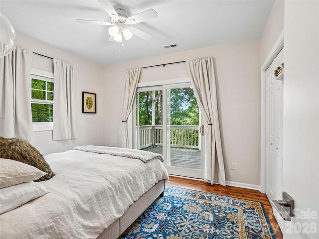 10 Chestnut Top Circle, Mills River, NC 28759