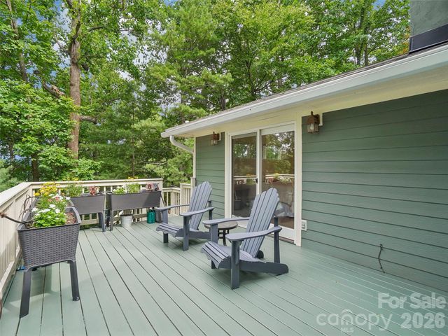10 Chestnut Top Circle, Mills River, NC 28759
