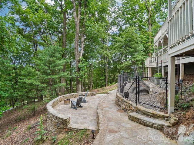 10 Chestnut Top Circle, Mills River, NC 28759