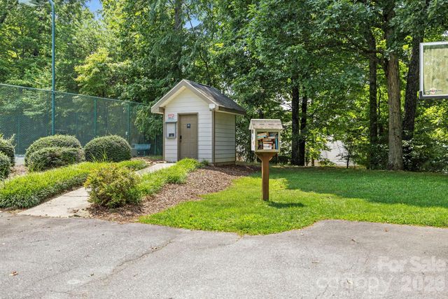 10 Chestnut Top Circle, Mills River, NC 28759