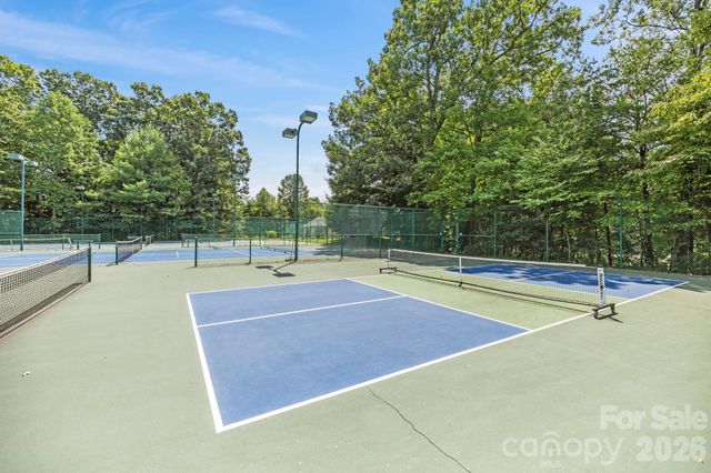 10 Chestnut Top Circle, Mills River, NC 28759