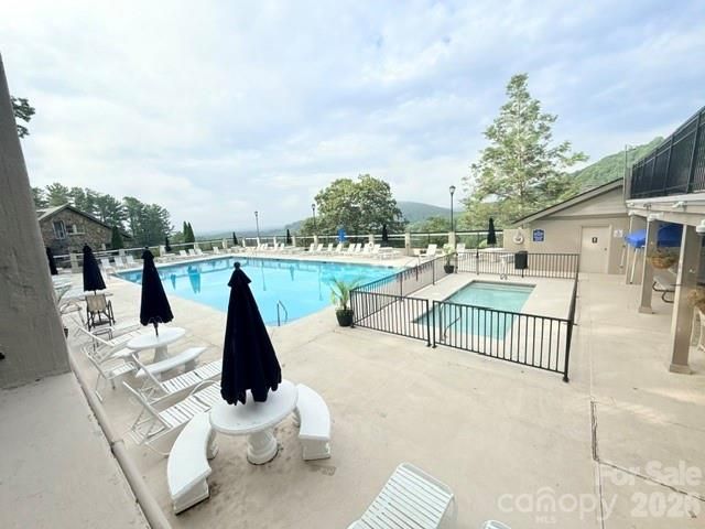 10 Chestnut Top Circle, Mills River, NC 28759