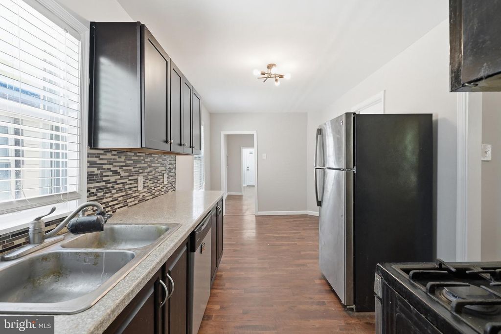 152 CUMBERLAND AVE, Penns Grove, NJ 08069