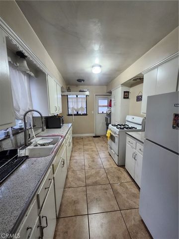 9236 Mango, Fontana, CA 92335