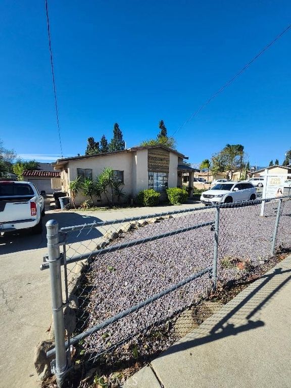 9236 Mango, Fontana, CA 92335