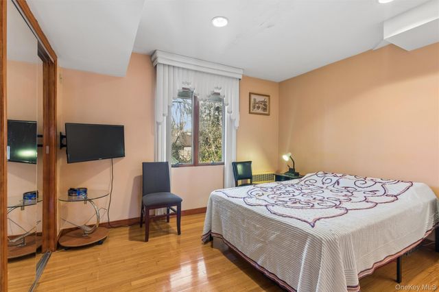 17203 35th Avenue, Flushing, NY 11358