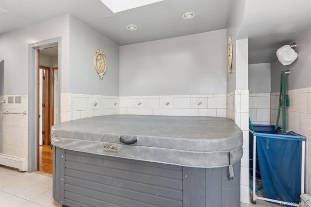 17203 35th Avenue, Flushing, NY 11358