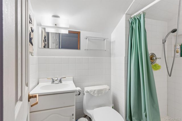17203 35th Avenue, Flushing, NY 11358