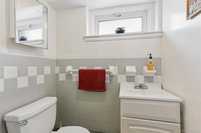 17203 35th Avenue, Flushing, NY 11358