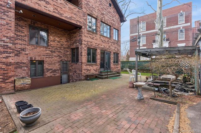 17203 35th Avenue, Flushing, NY 11358
