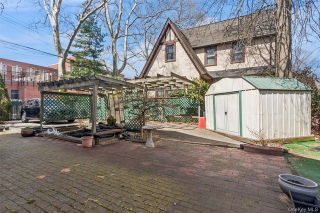 17203 35th Avenue, Flushing, NY 11358