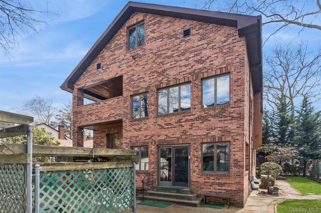 17203 35th Avenue, Flushing, NY 11358