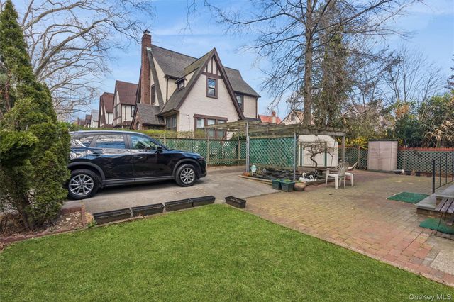 17203 35th Avenue, Flushing, NY 11358