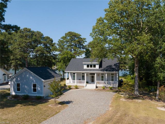 7877 Berkeley DR, Gloucester Point, VA 23062
