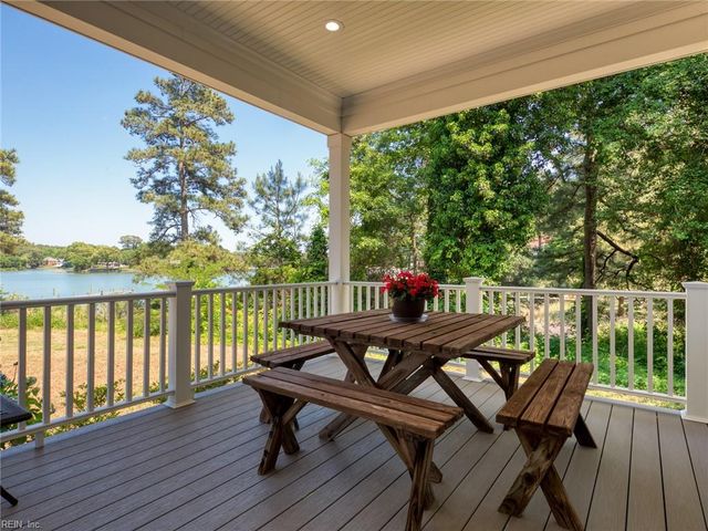 7877 Berkeley DR, Gloucester Point, VA 23062