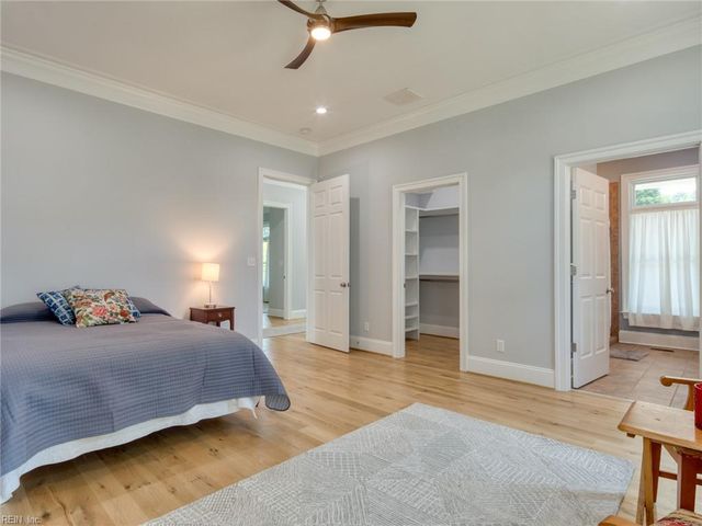 7877 Berkeley DR, Gloucester Point, VA 23062