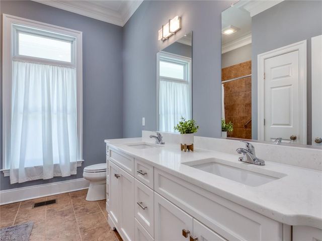 7877 Berkeley DR, Gloucester Point, VA 23062