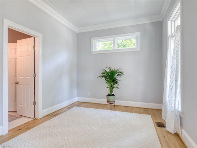 7877 Berkeley DR, Gloucester Point, VA 23062