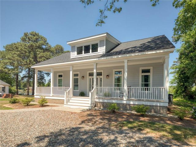 7877 Berkeley DR, Gloucester Point, VA 23062