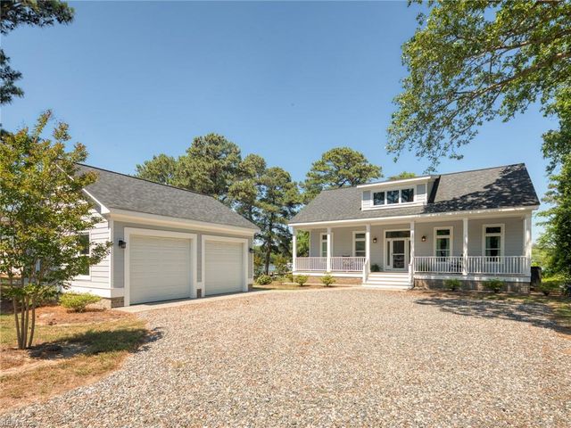 7877 Berkeley DR, Gloucester Point, VA 23062