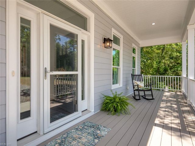 7877 Berkeley DR, Gloucester Point, VA 23062