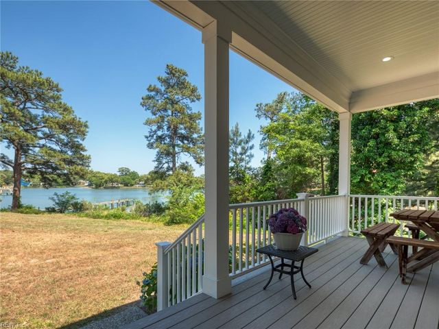 7877 Berkeley DR, Gloucester Point, VA 23062