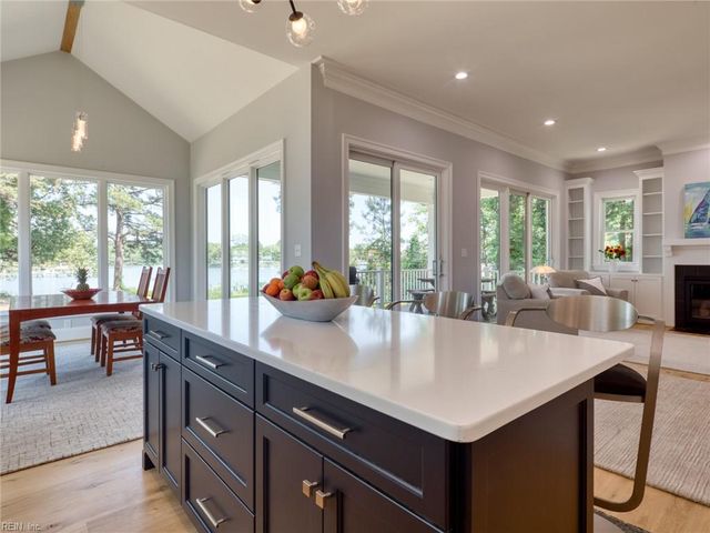7877 Berkeley DR, Gloucester Point, VA 23062