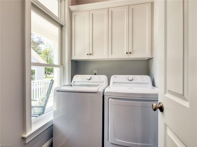 7877 Berkeley DR, Gloucester Point, VA 23062